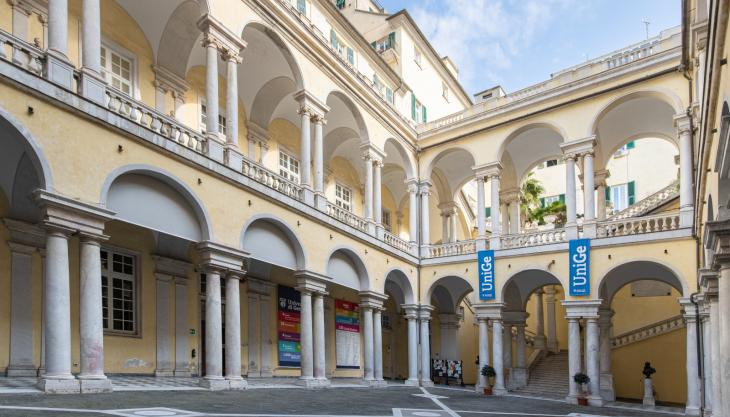Università di Genova - cortile di via Balbi 5