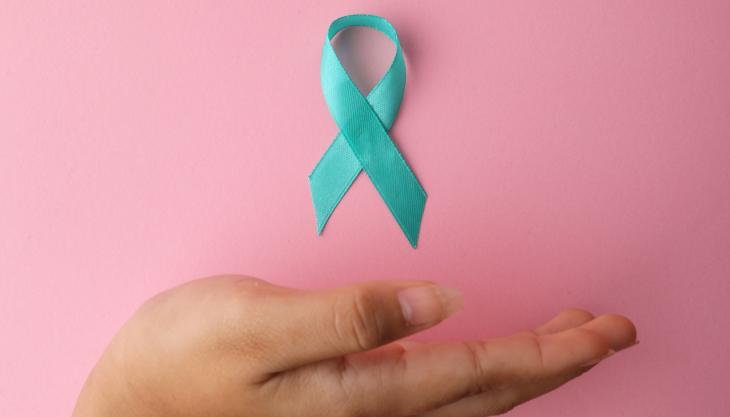 Fiocco color Tiffany per la lotta contro il cancro ovarico