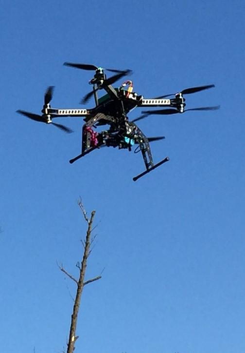 Drone X8 per uso ibrido – monitoraggio e cargo – test in zona militare di Salmour (CN) effettuata con Protezione Civile