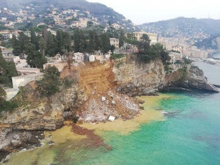 Camogli dal mare dopo la frana