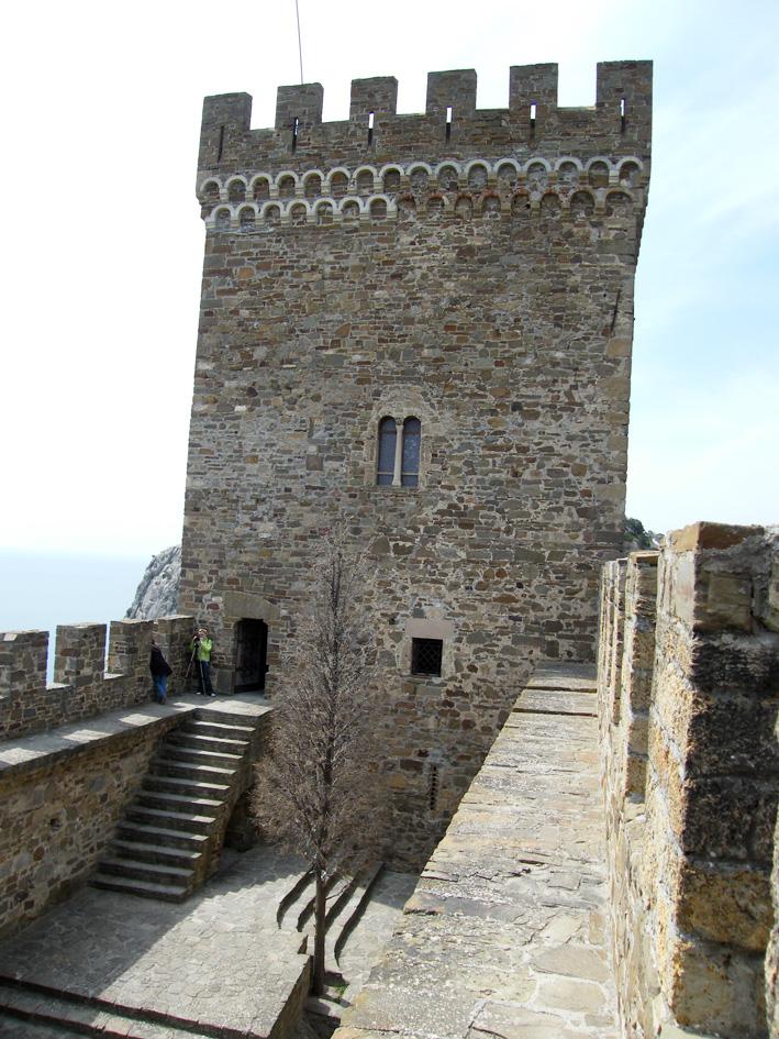 Genovesi nel Mar Nero – il dongione della fortezza genovese