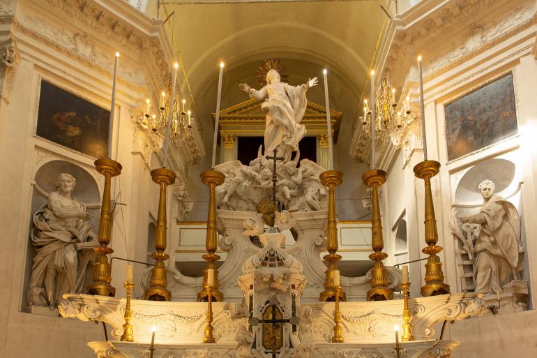 Altare - Statua della Madonna (Pierre Puget, XVII secolo)
