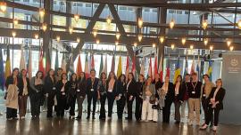 gruppo di studenti del Dipartimento di giurisprudenza a Lussemburgo
