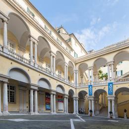 Università di Genova - cortile di via Balbi 5
