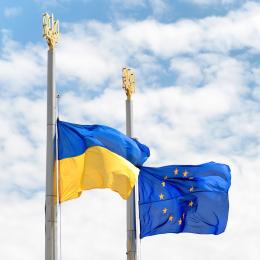 Bandiere Ucraina ed Europa