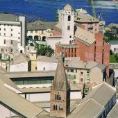 Architettura UniGe - Vista del Museo di Sant'Agostino e della collina di Castello