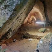 La grotta di Arma Veirana dove è avvenuto il ritrovamento - UniGe