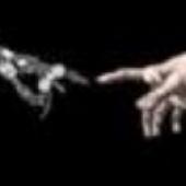 giudizio_universale_con_mano_robotica